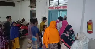 মেহেরপুরের সড়ক দুর্ঘটনায় নিহত ১, আহত ৩